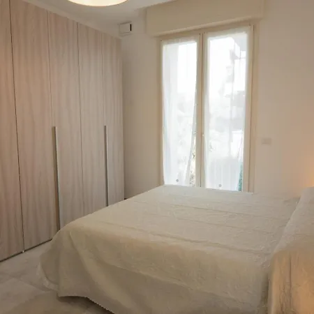 Casa Via Meucci ריצ'יונה
